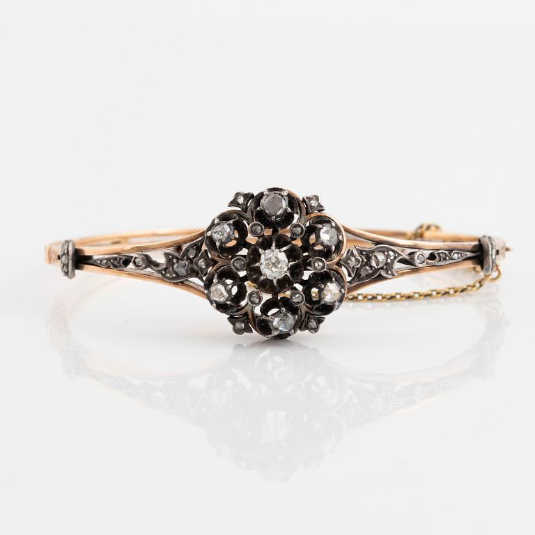 Old cut and rose cut diamond bangle, 1800's.