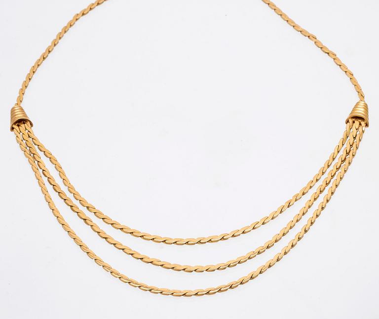An Italian 18C gold necklace weight 37 grams length 20 cm.