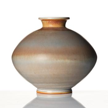 Berndt Friberg, a stoneware vase, Gustavsberg studio, Sweden 1966.