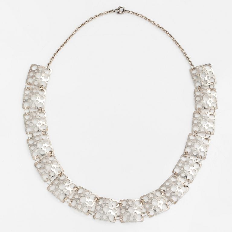 Liisa Vitali, halsband "Pitsi", sterlingsilver, Westerback, Helsingfors 1971.