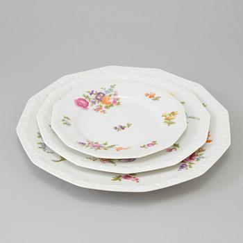 MATSERVIS, 117 delar, porslin. Rosenthal, "Maria" 1900-tal.