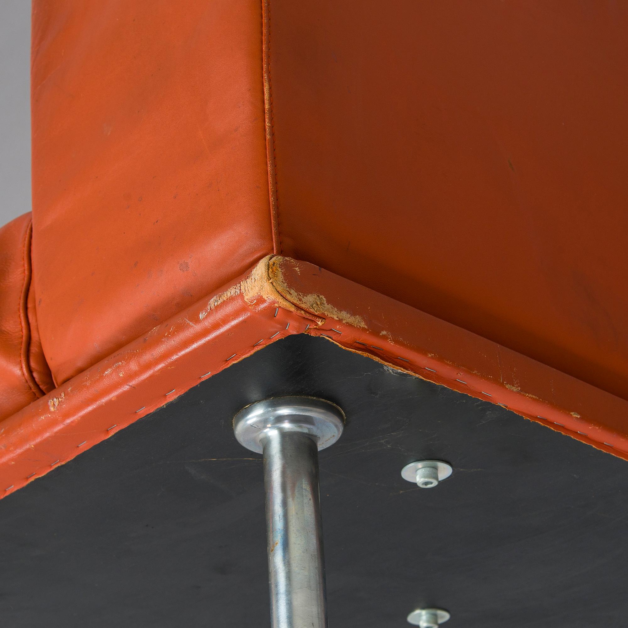 Yrjö Kukkapuro, nojatuoleja, pari, "Variaatio", tilaustyö, Haimi, 1970-luvun loppu.