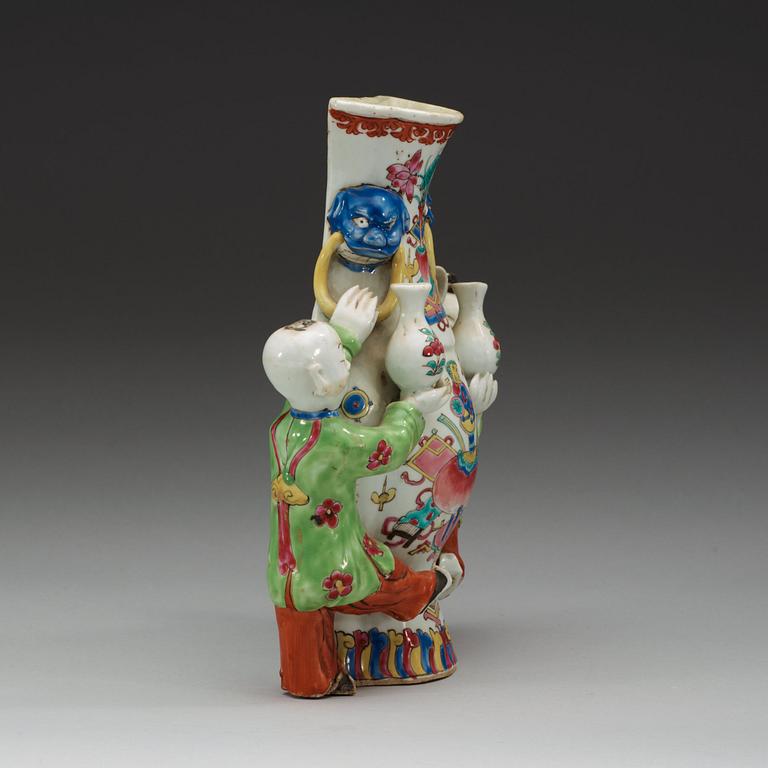 A famille rose wall vase, Qing dynasty, Qianlong (1736-95).
