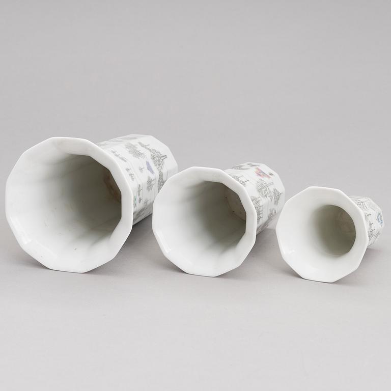 TAPIO WIRKKALA ja RUT BRYK. Posliiniesineitä. 7 osaa. "Winterreise" & "Polygon". Rosenthal. 1900-luvun loppu.