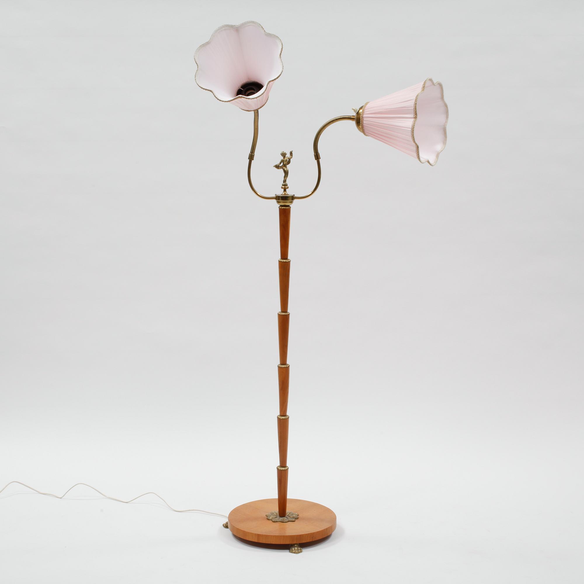 GOLVLAMPA, omkring 1900-talets mitt.