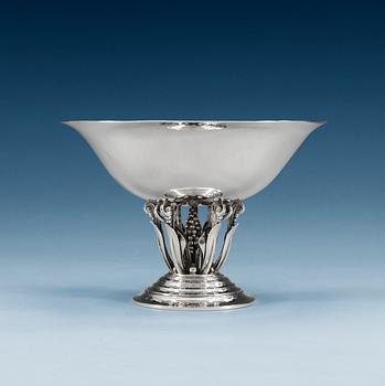 642. A Johan Rohde sterling bowl by Georg Jensen, Copenhagen 1933-44, design nr 242.