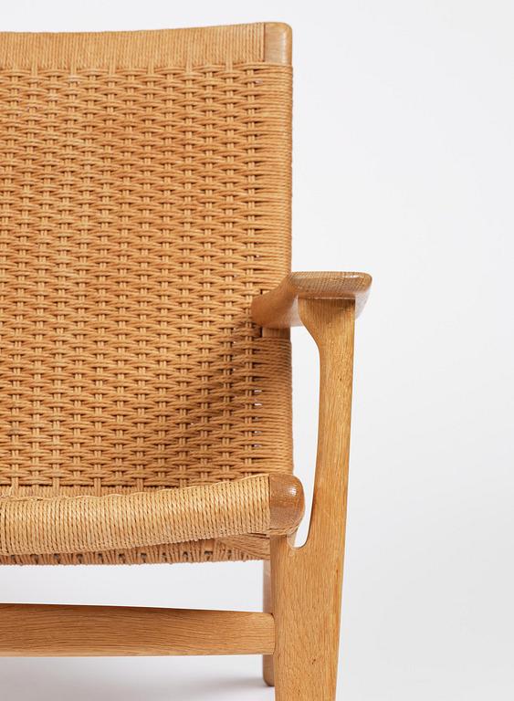Hans J. Wegner, fåtöljer, ett par, "CH25", Carl Hansen & Son, Danmark, 1960-tal.