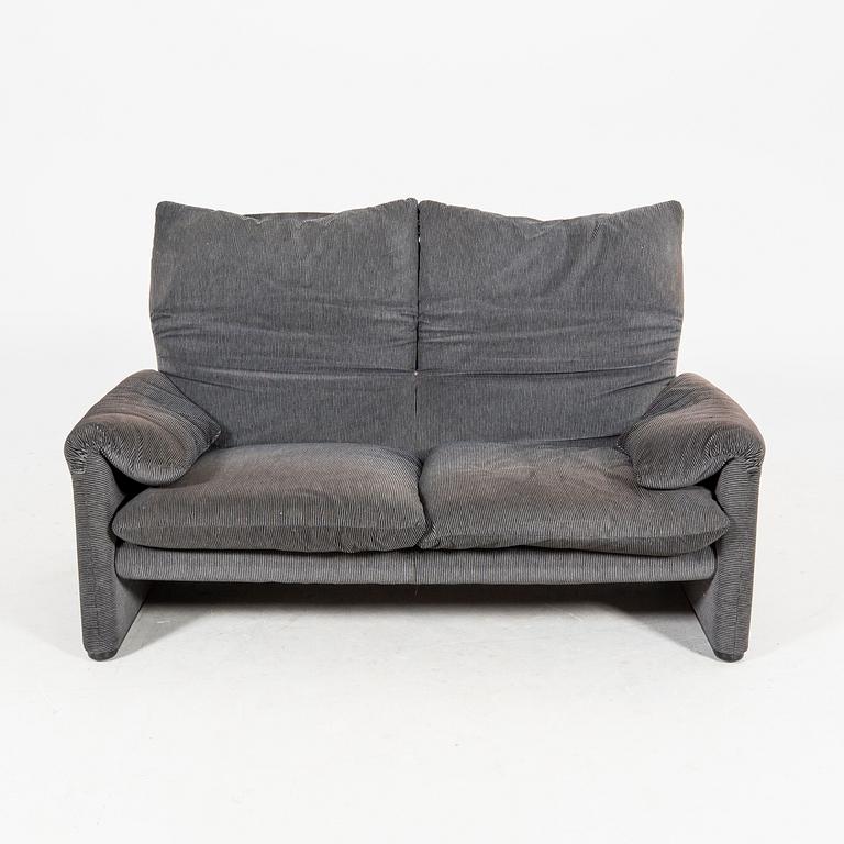 A two seat "Maralunga" sofa by Vico Magistretti for Cassina.