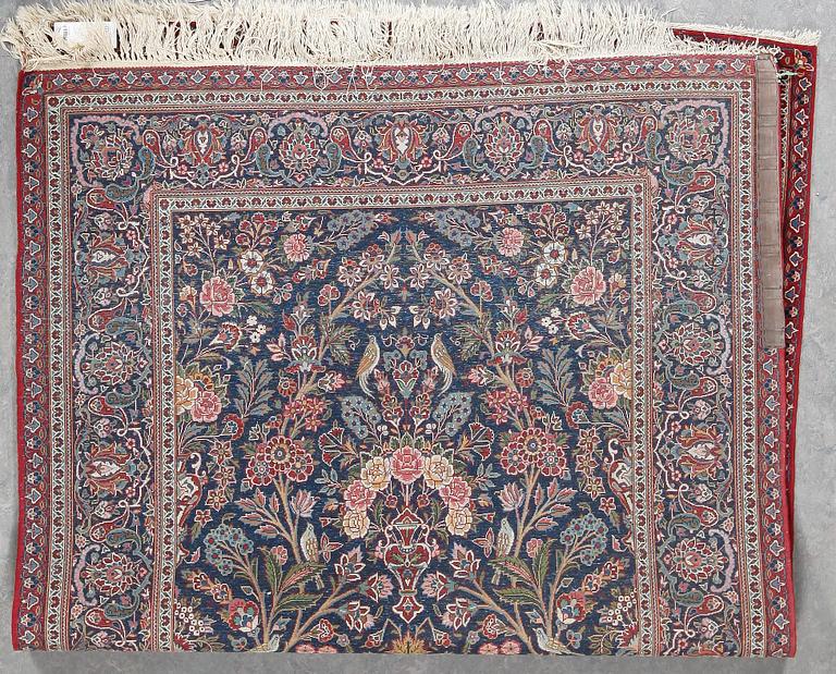 MATTA, semiantik Keshan figural, ca 210x130 cm.