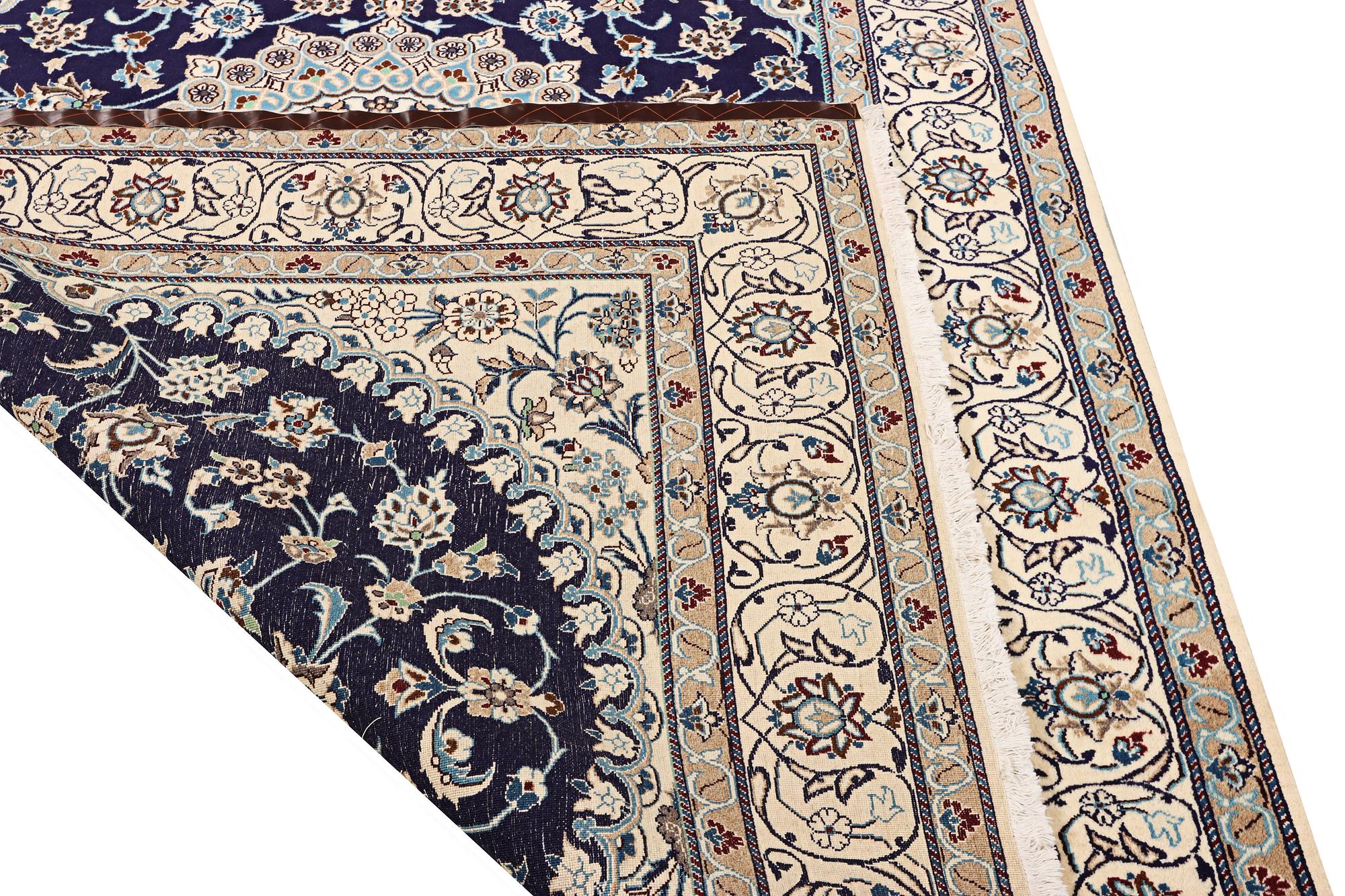 Matta, Nain, 9 LA, part silk, ca 297 x 194 cm.