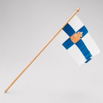 A hand flag of the 1918-20 Finnish state flag.