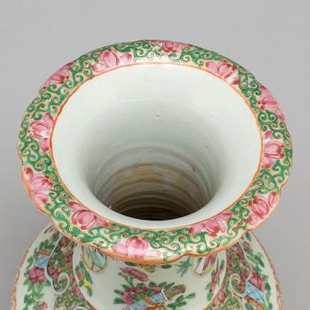 A famille rose vase, Canton, Qing dynasty, late 19th century.