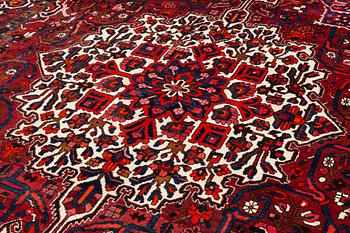 Matta, Bakhtiari, Old, ca 385 x 315 cm.