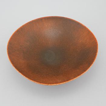 A stoneware bowl by CARL-HARRY STÅLHANE, Rörstrand, second half of 20th century.