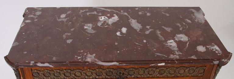 BYRÅ, gustaviansk stil. Haupt kopia.