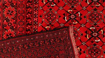 MATTA, Afghan, 267 x 211 cm.
