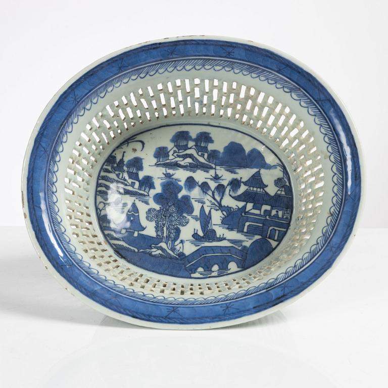 Gallerskål, porslin, Kina, Qingdynastin, 1800-tal.