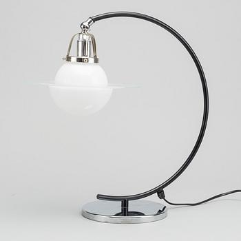 BORDSLAMPA, Saturnus-modell 1900-talets andra hälft.