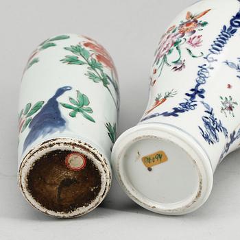 VASER, 2 st, porslin, Kina, 1700/1800-tal.