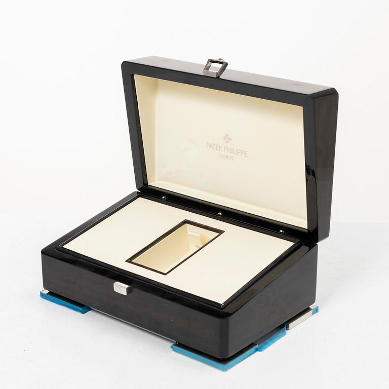 Patek Philippe, box.