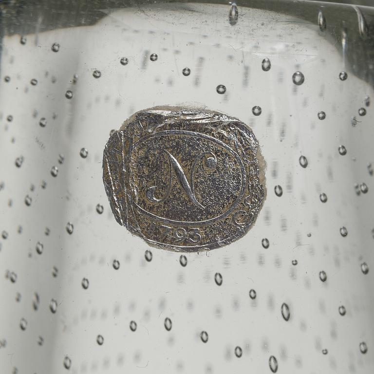 GUNNEL NYMAN, VAS. "GN 25". Sign. G. Nyman, Nuutajärvi Notsjö. 1940-tal.