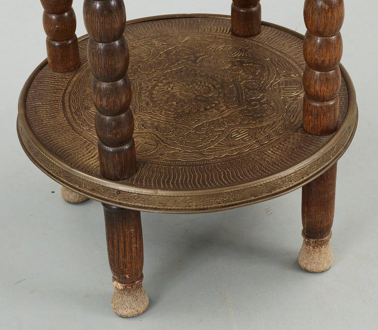 RÖKBORD, orientaliskt, 1900-tal.