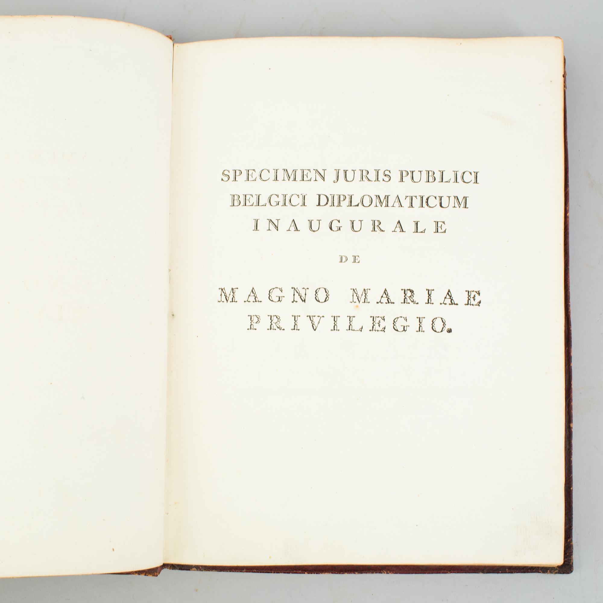 JANUS DOORNIK: Specimen juris publici belgici diplomaticum inaugurale de Magno Mariae privilegio, 1792.