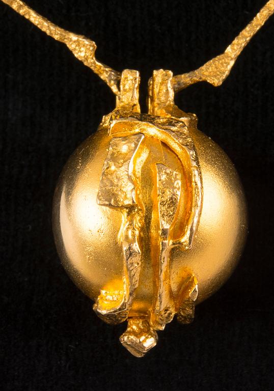 Björn Weckström, HALSSMYCKE MED KLOCKA, guld 18K,  "Sun Dial", Lapponia 1975. Vikt 67,9 g.