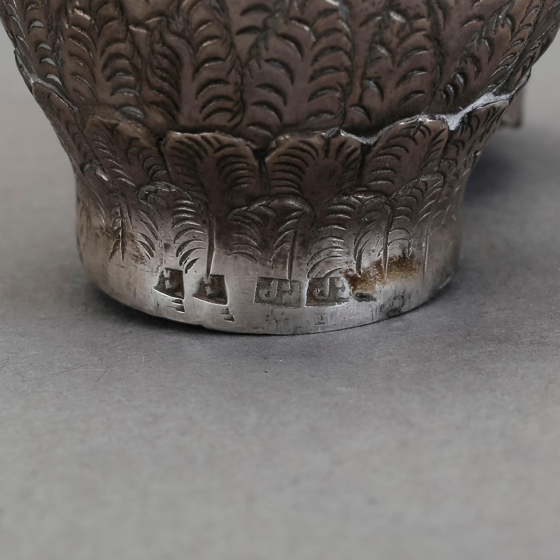 DOSA, silver. Oidentifierade stämplar, troligen 1800-talets slut. Vikt ca 38 gram.