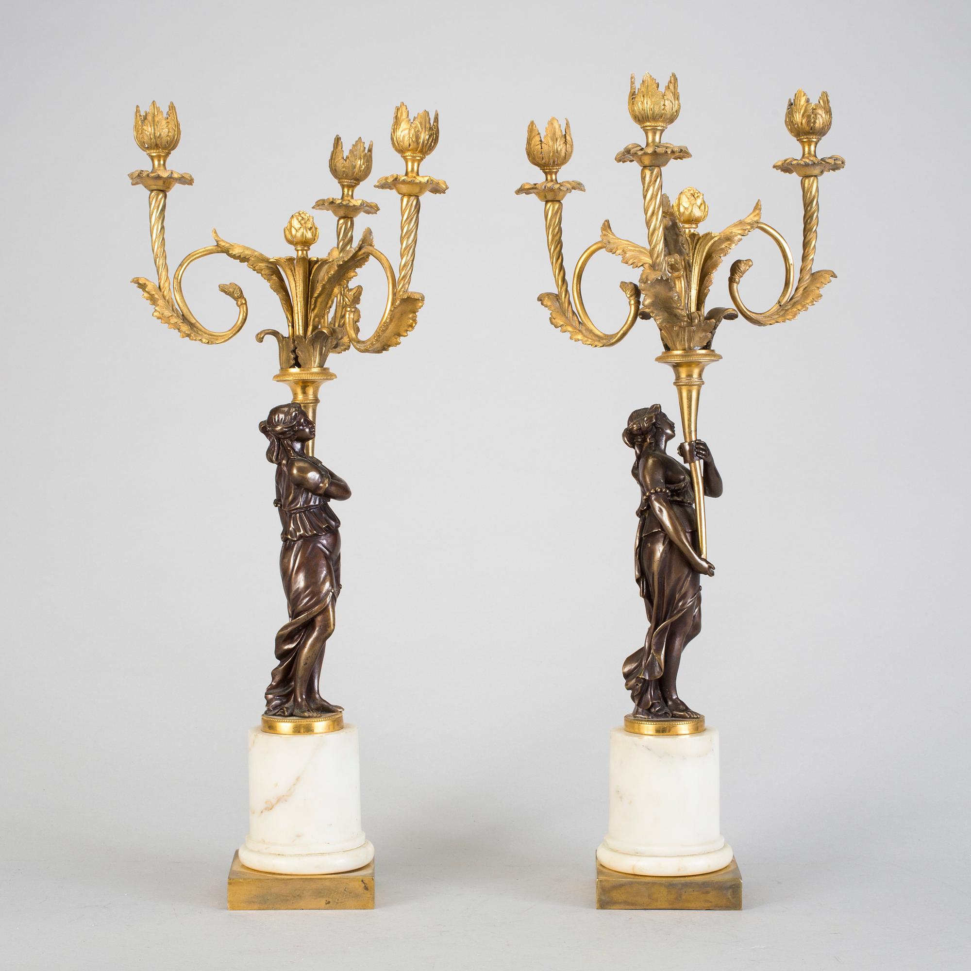 KANDELABRAR ett par, brons, Louis XVI-stil, 1800-tal.