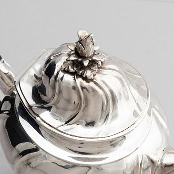Kilian Kelson, tekanna, silver, Stockholm 1756. Rokoko.