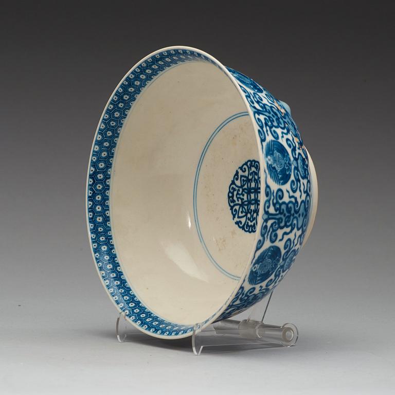 A blue and white bowl, Qing dynasty, 18th century. With Chenghuas six characters mark.