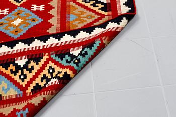 MATTA, kelim, 193 x 121 cm.
