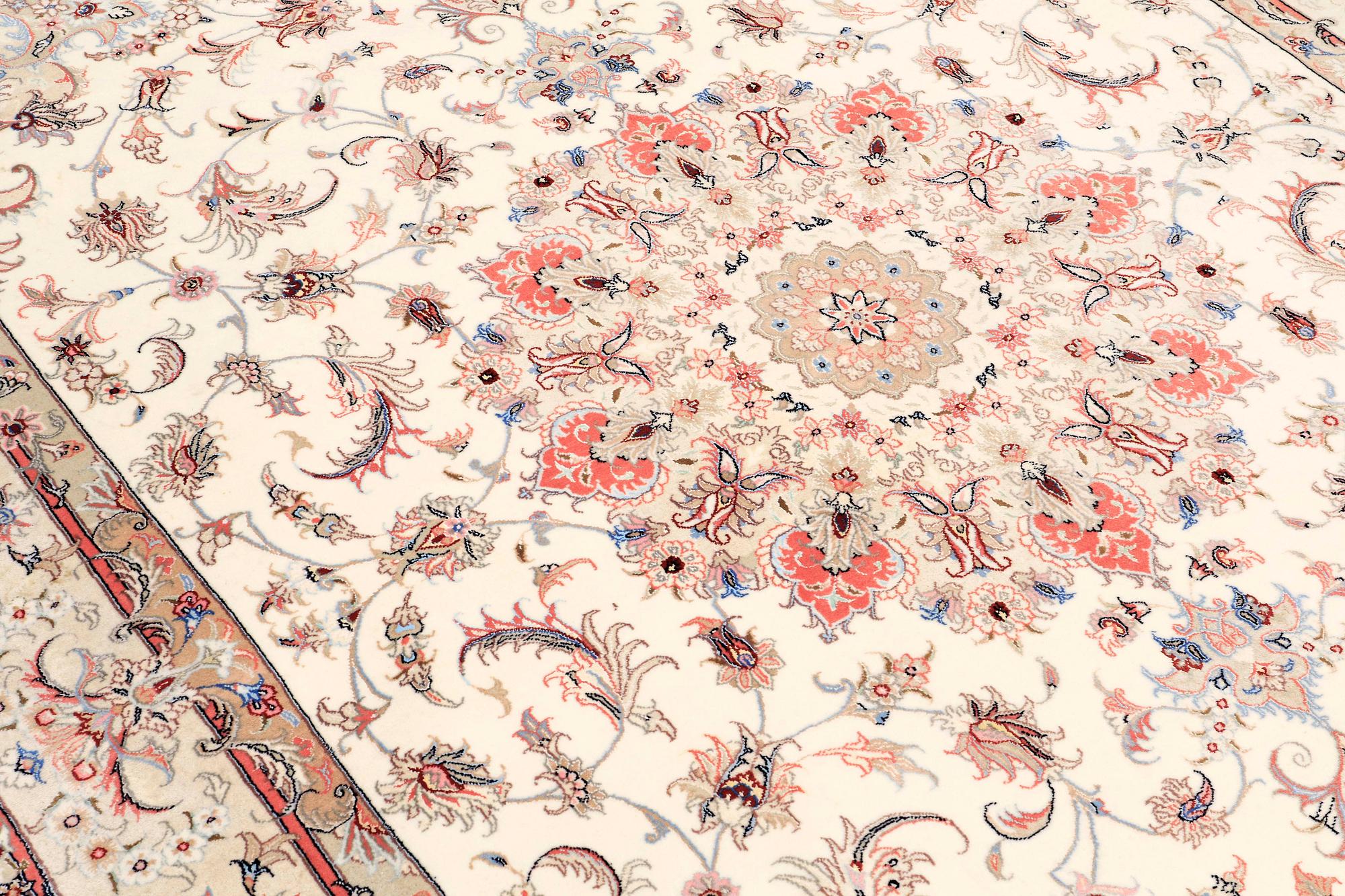 MATTA, Täbris part silk, so called 50 Radj, 299 x 198 cm.