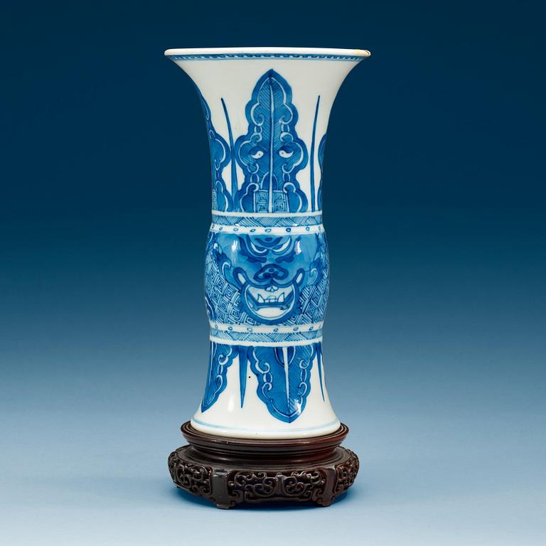 A blue and white vase, Qing dynasty, 18th Century.