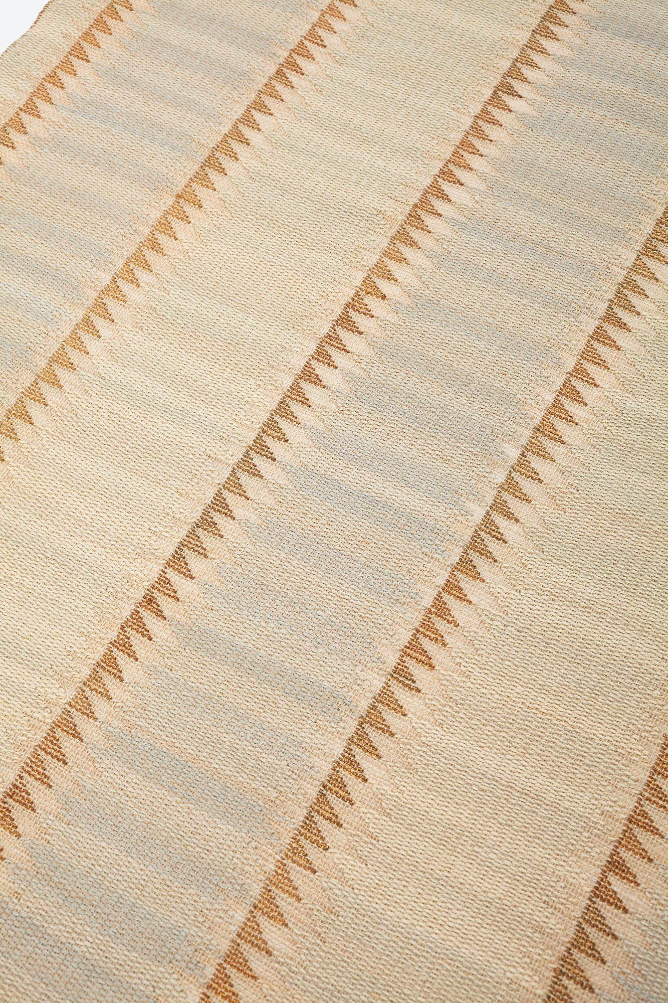 Barbro Nilsson, a textile, "Guldsågen", flat weave, ca 108,5-110 x 72-73 cm, unsigned.