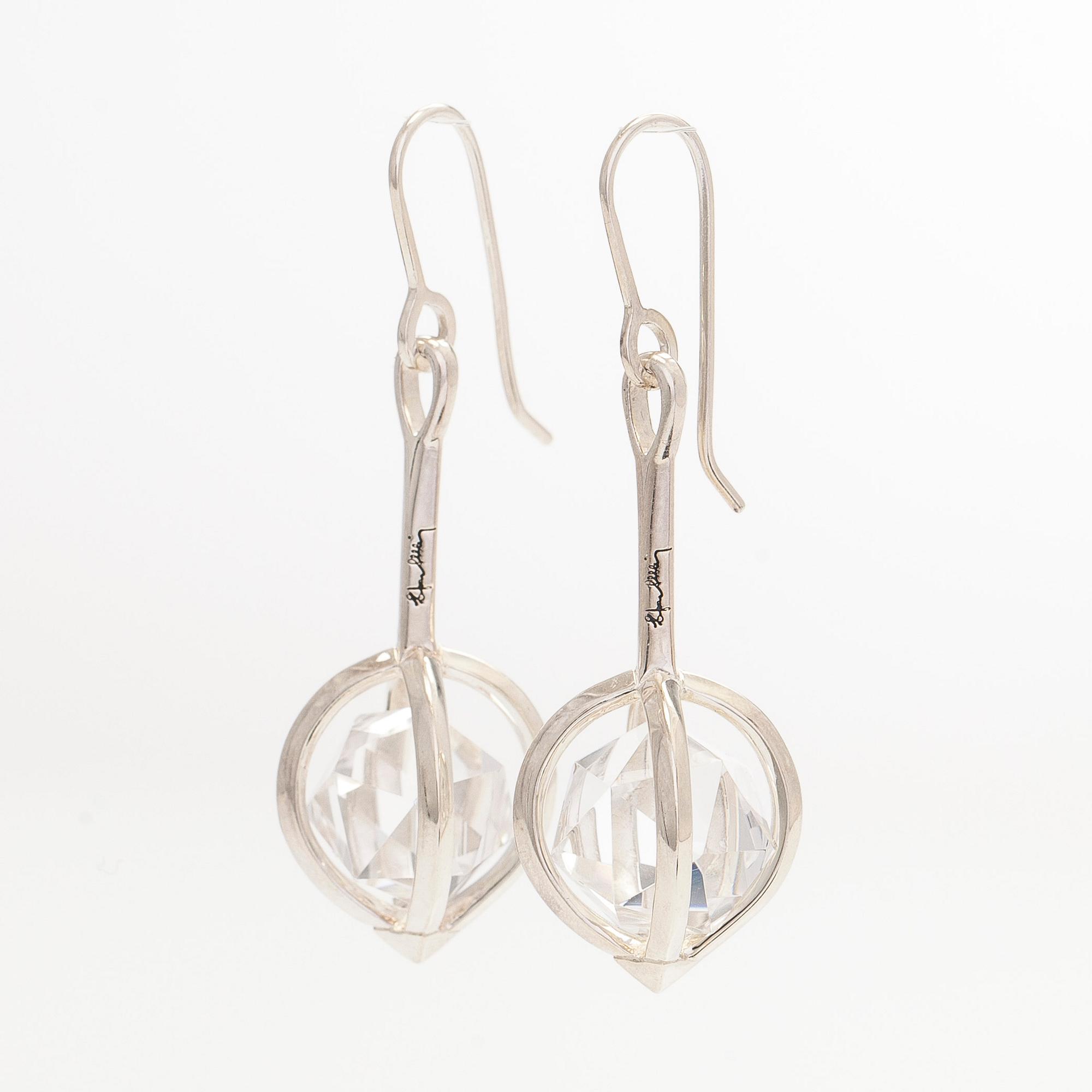 Efva Attling, örhängen, "Captured Harmony", sterling silver och bergkristall.