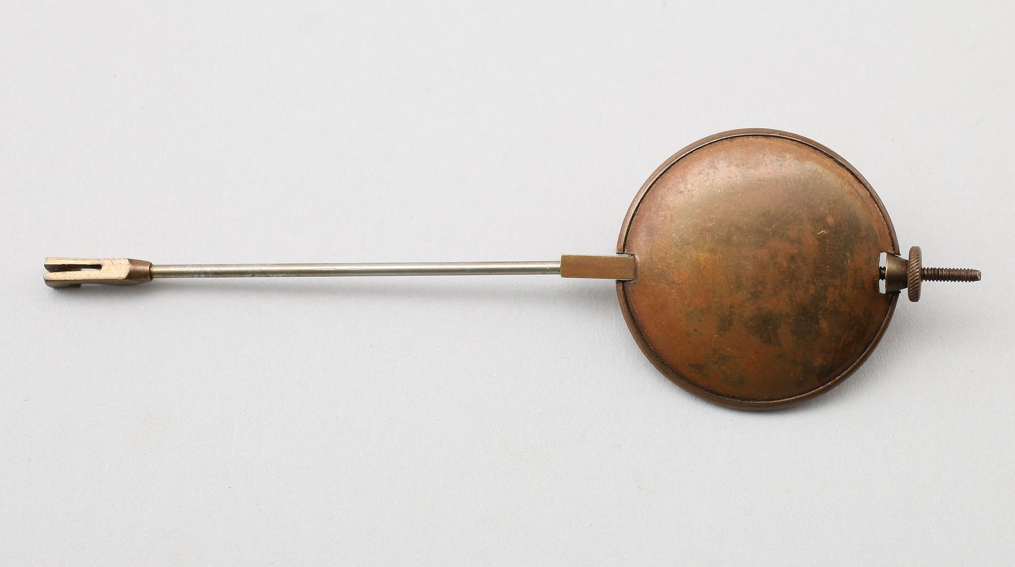 BORDSPENDYL, Frankrike, 1800-tal.