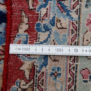 A carpet, Old Kerman, ca 467 x 295 cm.