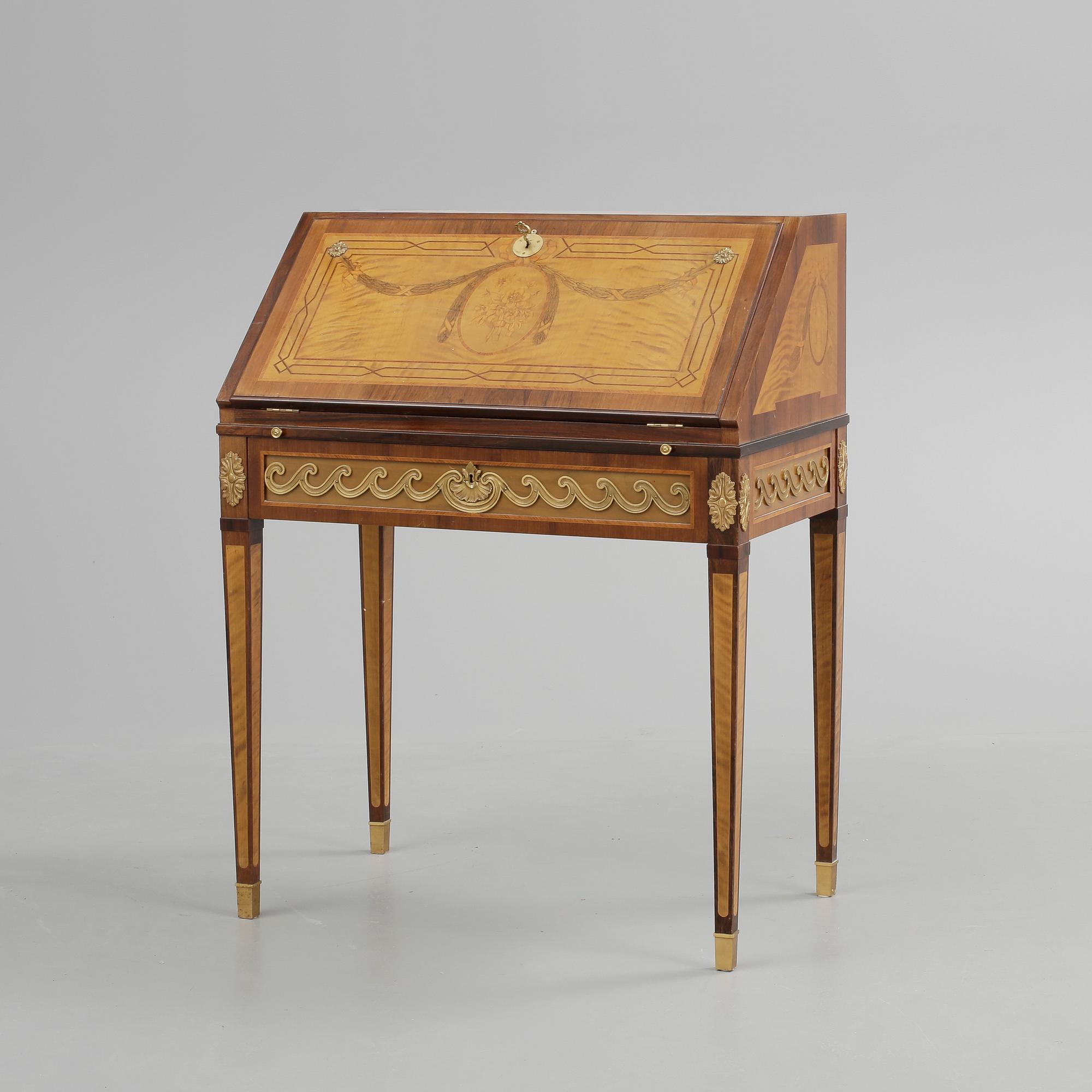 SEKRETÄR, gustaviansk stil, omkring 1900-talets mitt.