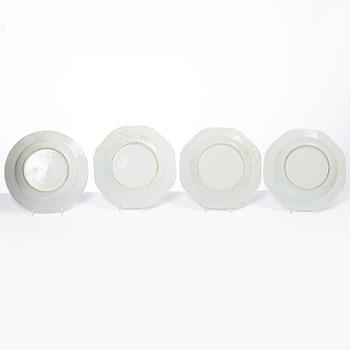 A group lot of 12 blue and white Chinese Export dishes, Qing dynasty, 18th century.