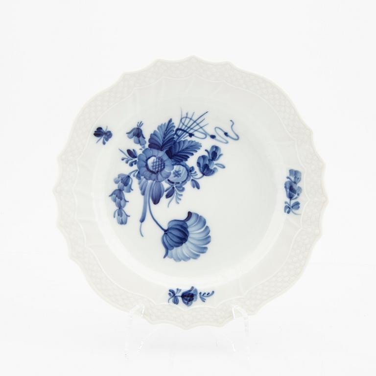 A 41 pcs Blå Blomst porcelain service Royal Copenhagen.