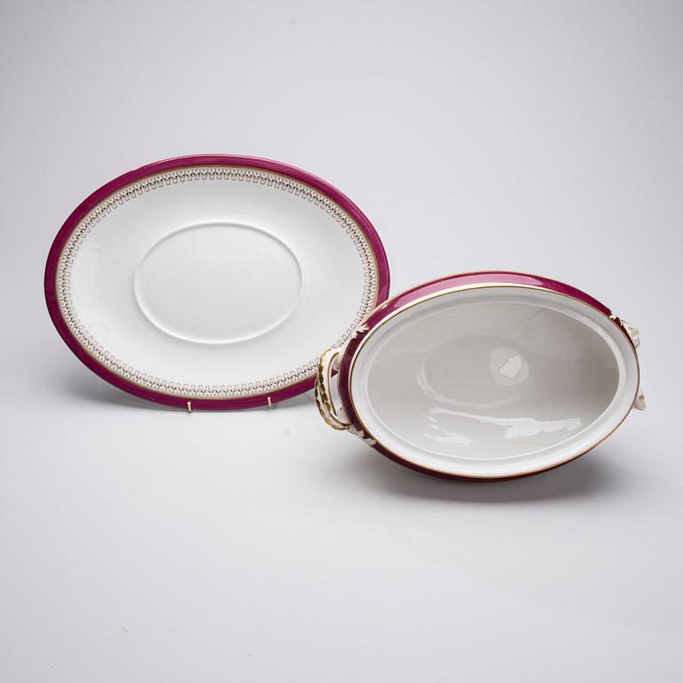 SERVIS, 34 delar, porslin, England, 1870-tal.
