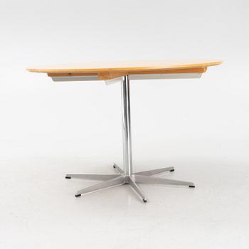 A 'Super circular table by Bruno Mathsson & Piet Hein, end of the 20th Century.