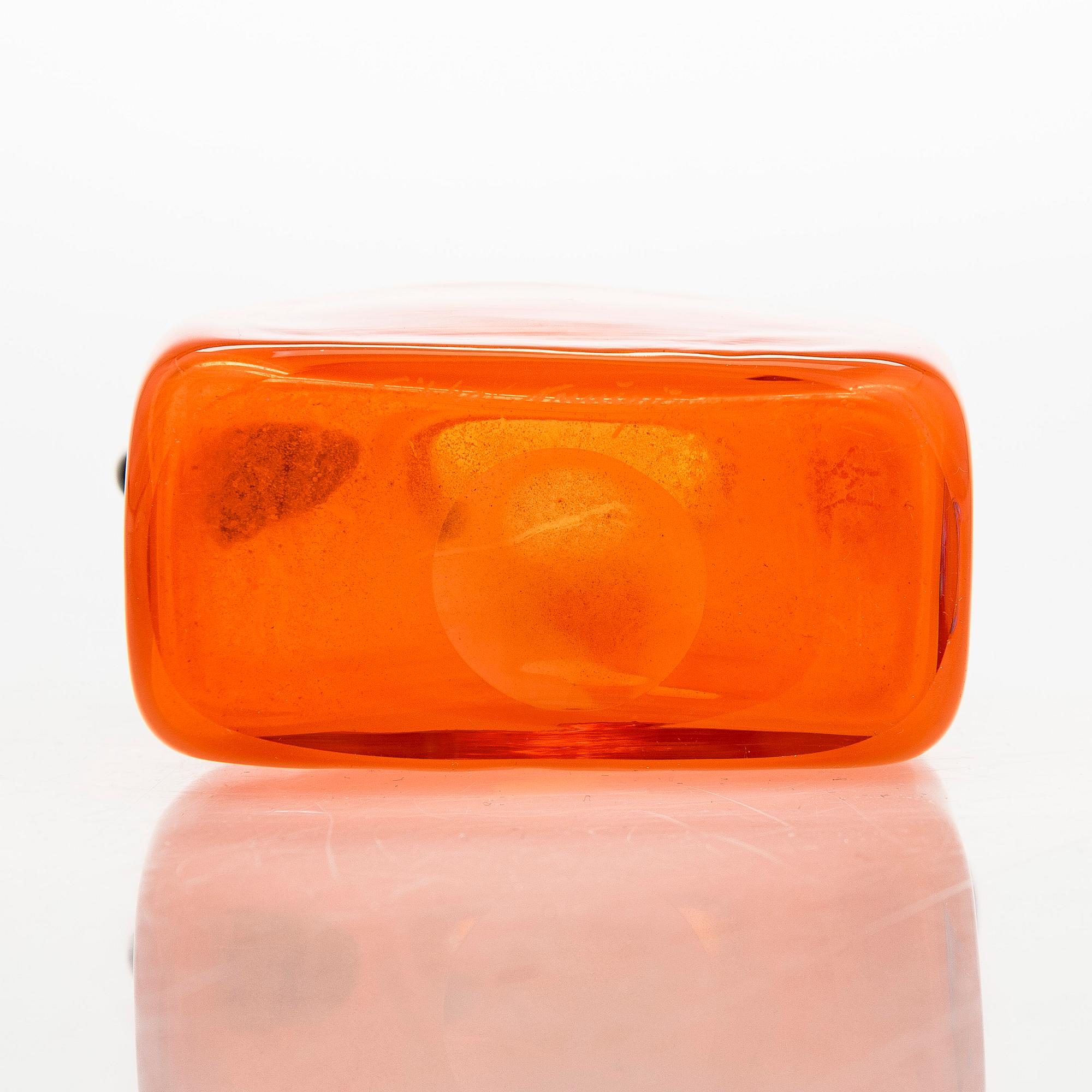 Oiva Toikka, a 'Pompom' bottle signed Oiva Toikka Nuutajärvi Notsjö.