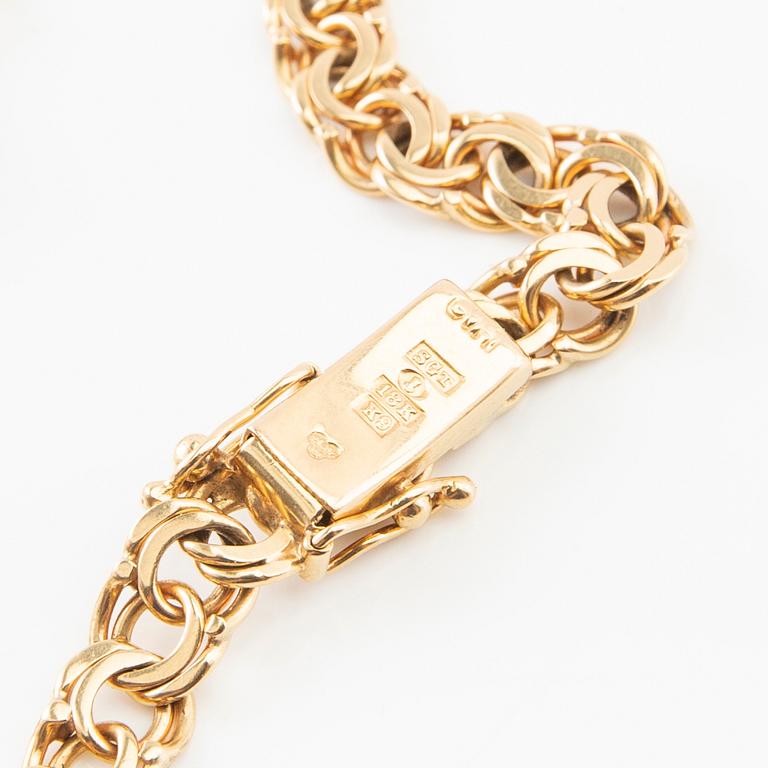 Bracelet, 18K gold, T Berghman Stockholm 1960, textured curb link.