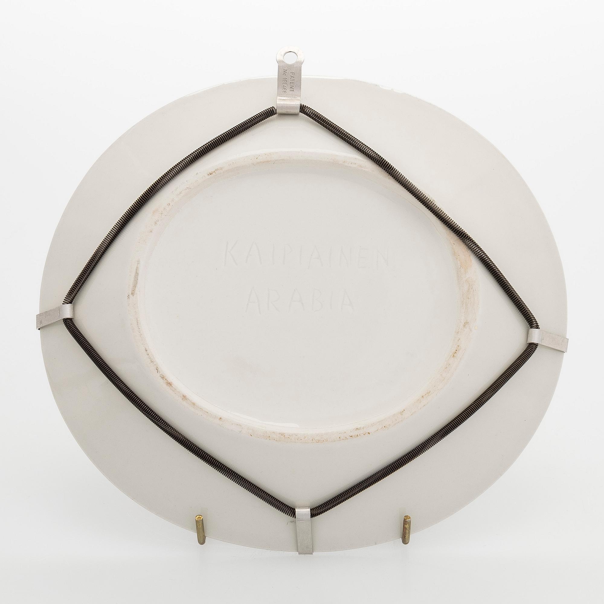 Birger Kaipiainen, dekorationstallrik,stengods, signerad Kaipiainen Arabia.