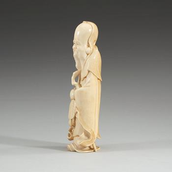 A Japanese ivory Okimono, period of Meiji (1868-1912). Signed.