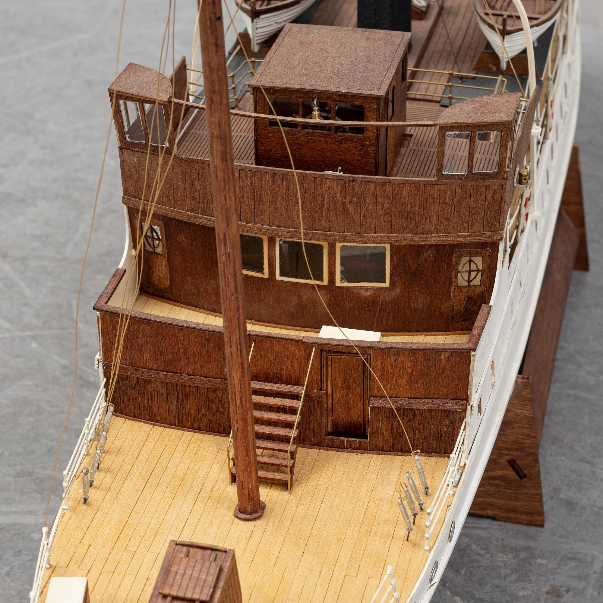 An end of the 20th Century ships scale model of the steamer 'Bohuslän'.