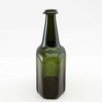 A green glass bottle flask, Henrikstorp, Sweden, 18th century.